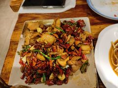 金殿花椒鸡-滇香肴·云南菜蒸汽石锅鱼(云南北路店)