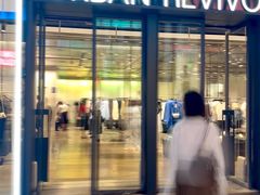 -URBAN REVIVO(深圳华润万象天地店)