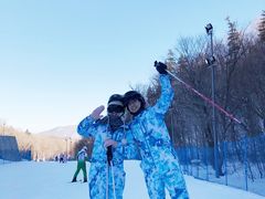 -亚布力新体委滑雪场