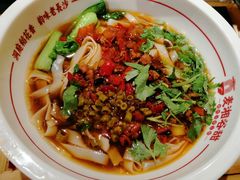 辣椒小鲜肉米粉-呷佬·长沙手工米粉(金沙江路店)