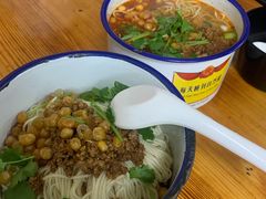 金牌炸酱面-胖胖板凳面