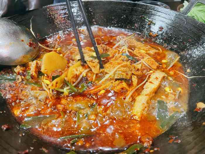 猪肉摊地摊火锅-"路过很多次,豆豉闻起来特别香,索性就来吃.