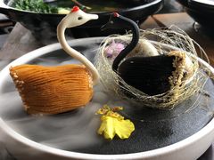 鸳鸯天鹅酥-三利音·东方司宴(外滩店)
