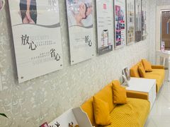 -爱的果实月嫂育婴师(世纪东方店)