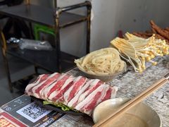 -渝嘴小老弟老火锅(华新村店)