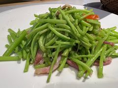芦蒿炒咸肉-老燕皇·南京菜(玄武湖店)
