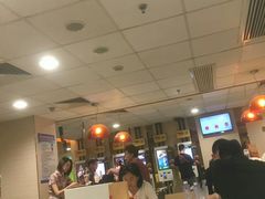大堂-麦当劳(北京南站店)
