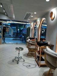 -苏豪路易士·嘉玛发廊