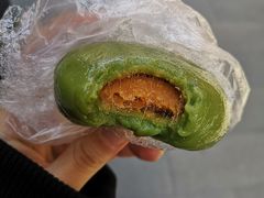 咸蛋黄肉松青团-沈大成(城隍庙店)