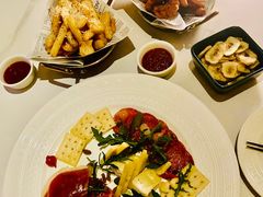 -Mogul Eatery·大亨餐酒馆