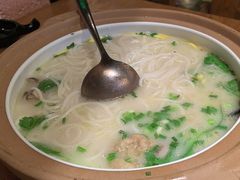 -云海肴·汽锅鸡·云南菜(天山百盛优客店)