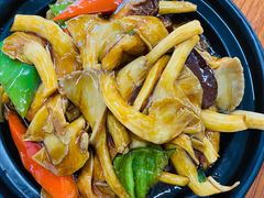 双菇面筋煲-胡子饮食店