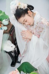 -虞美人汉服摄影