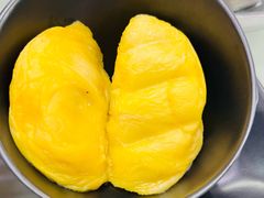 正宗猫山王榴莲雪糕-新峰肉骨茶