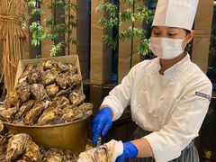 -松山湖凯悦酒店·Café自助餐厅·周末火舞秀表演