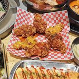 这家烤肉店太韩了！从门头到墙壁都吼吼看