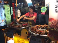 -六合夜市