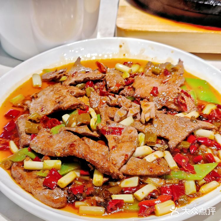 在观音桥开了20多年的老字号川菜馆,确实巴适