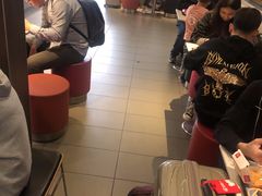 -麦当劳(汉口火车站候车室店)