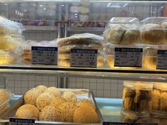 -白玉兰食品甜凤店(合生汇店)
