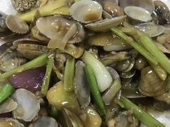 姜葱爆花甲-大富蚝乌东哥饭店·石锅鱼杂·柠檬鸭(革新路店)