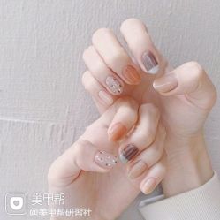 -Pink You美甲洗眉纹绣定制中心