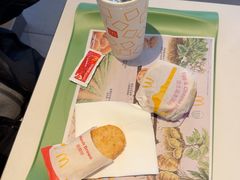 -麦当劳(假日广场店)