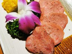 厚切牛舌-不倒翁炭火烧肉(永安里店)