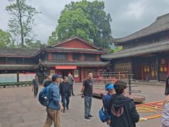 -峨眉山报国寺
