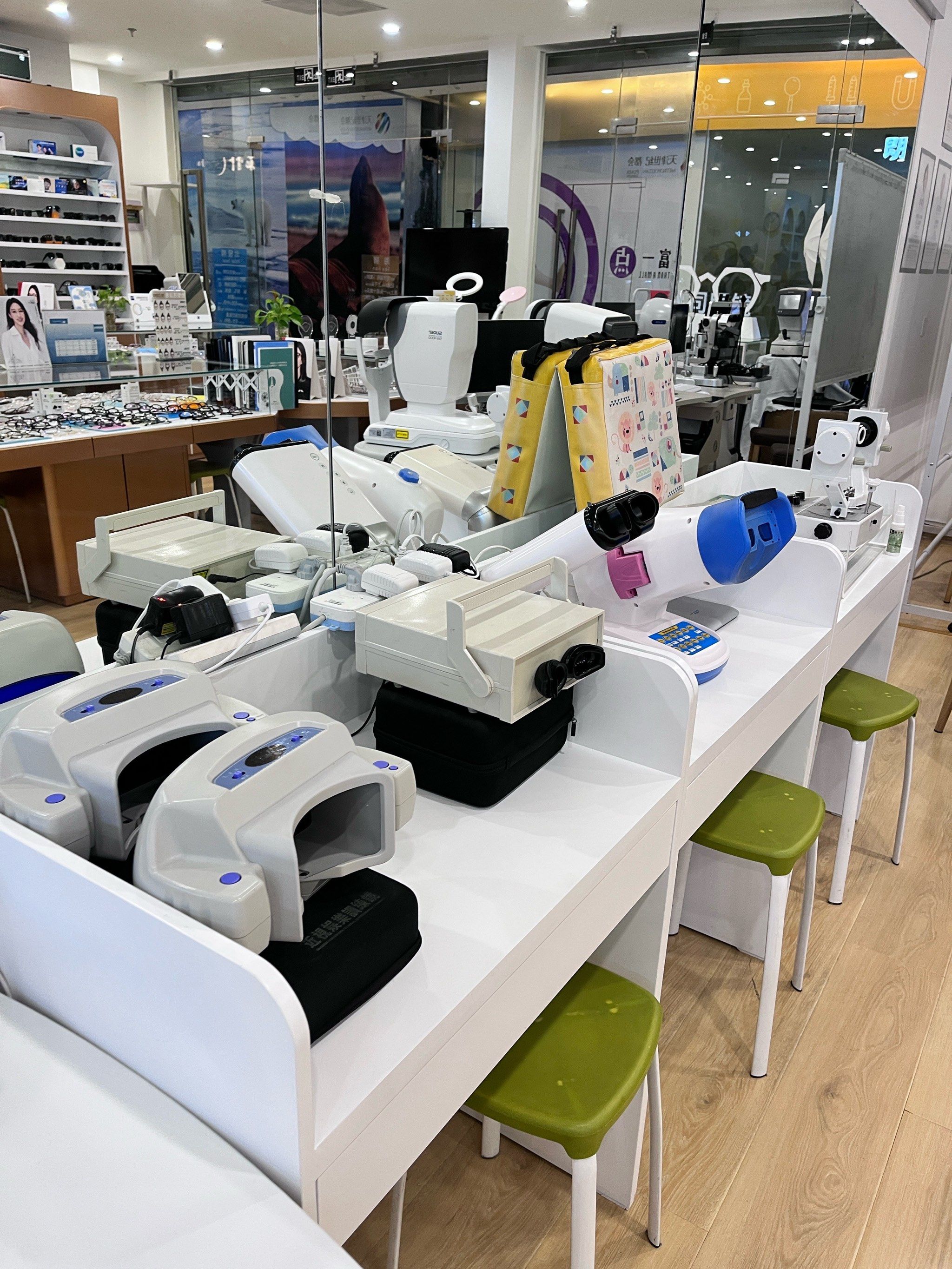 带着爸妈去配眼镜👓,一次全
方位的视觉健康之旅让我深感不虚此行