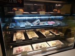 面包甜点陈列柜-麦当劳(中山公园龙之梦店)