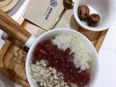 酒酿红豆薏米羹-炖物24章·顺时轻养茶(杭州大厦店)
