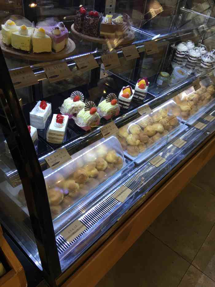 老船长泡芙(美的翰城店)-"买了虎皮蛋糕,小贝,还有几种口味的泡芙,.