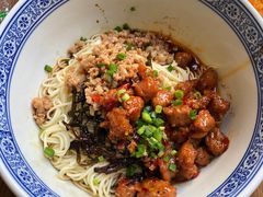 辣肉面-沪西老弄堂面馆(定西路店)