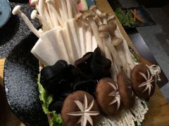 -湊湊火锅·茶憩(郑州绿地新都会店)