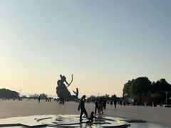 -巴陵广场