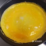 有一块属于金黄的皮下那层油润喷香的糯米