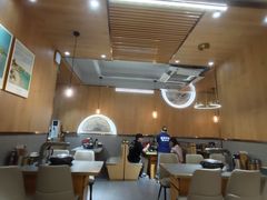 大堂-围炉肉舍•炭烤活鳗•丹东海鲜烤肉(步行街店)