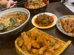 阿婆酥肉-爆炸头阿姨小四川正宗川味小吃(无任何分店)