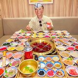 相当于人均50左右吃一大桌～·