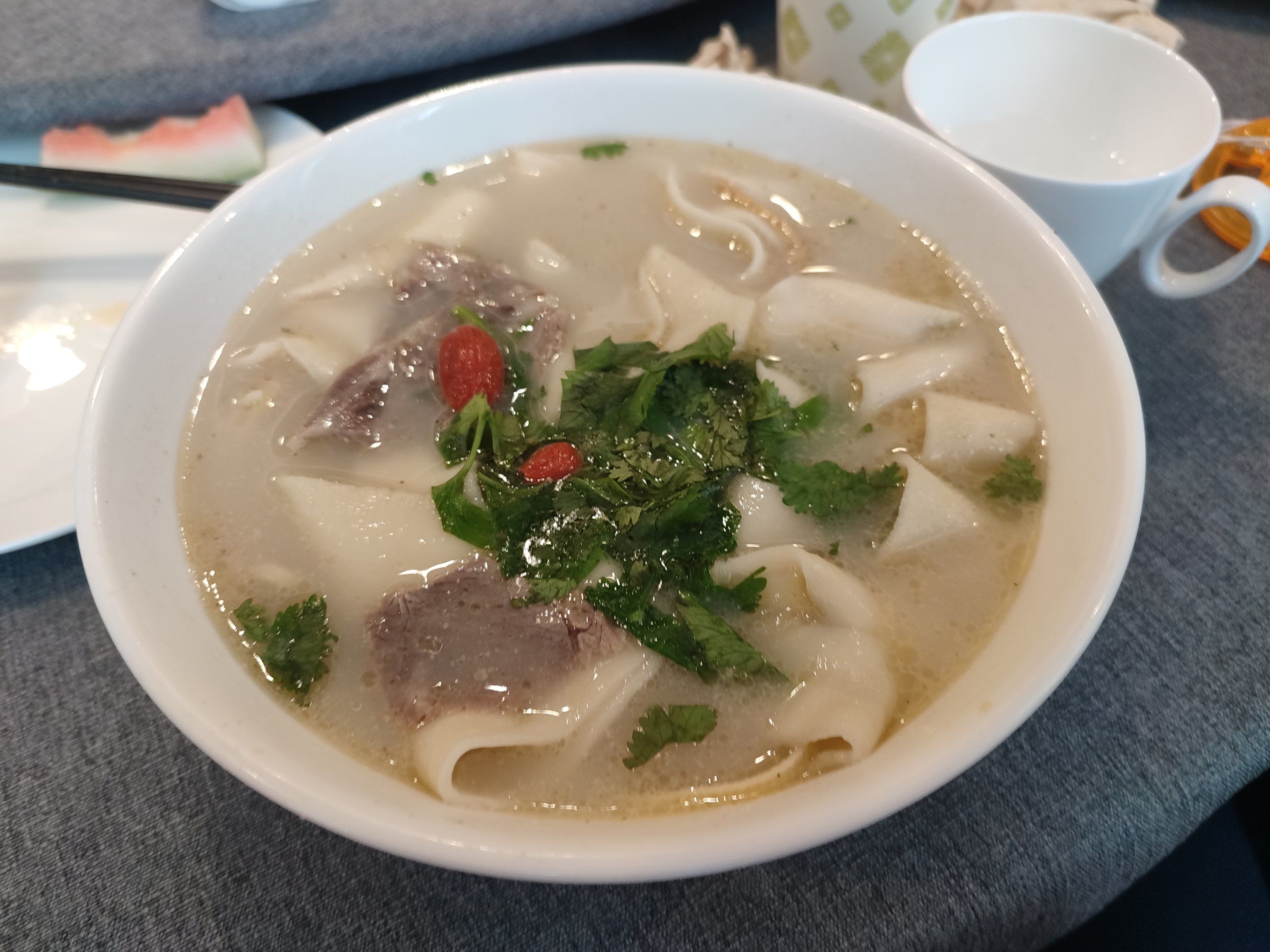 来吃烩面了