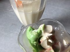 -古老冰山特色冰淇淋店(艾提尕尔店)
