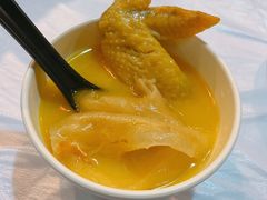 -鲜入围煮花胶鸡海鲜火锅