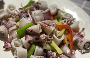 Steamed Conch in Boiling Water