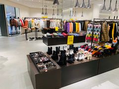 -URBAN REVIVO(七宝领展广场店)