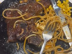 -汤姆家的牛排意面披萨(新城市广场店)