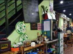 大堂-大富蚝乌东哥饭店·石锅鱼杂·柠檬鸭(革新路店)