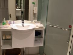 -杭州滨江宝龙城华美达酒店