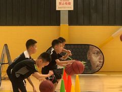 -悦动体能篮球羽毛球网球(三里河店)