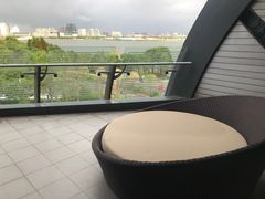 -上海滴水湖皇冠假日酒店